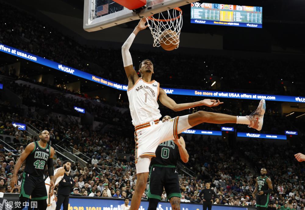 它不仅吸引 它不仅吸引