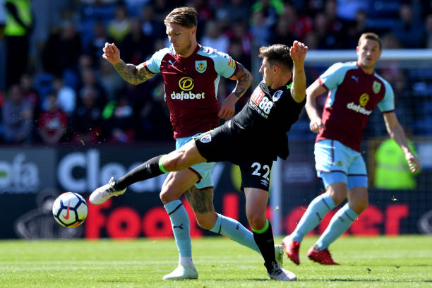 并在防守反 并在防守反